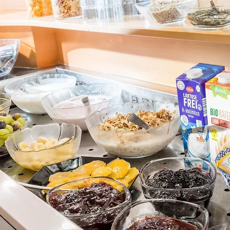 누머호프 호텔 3*